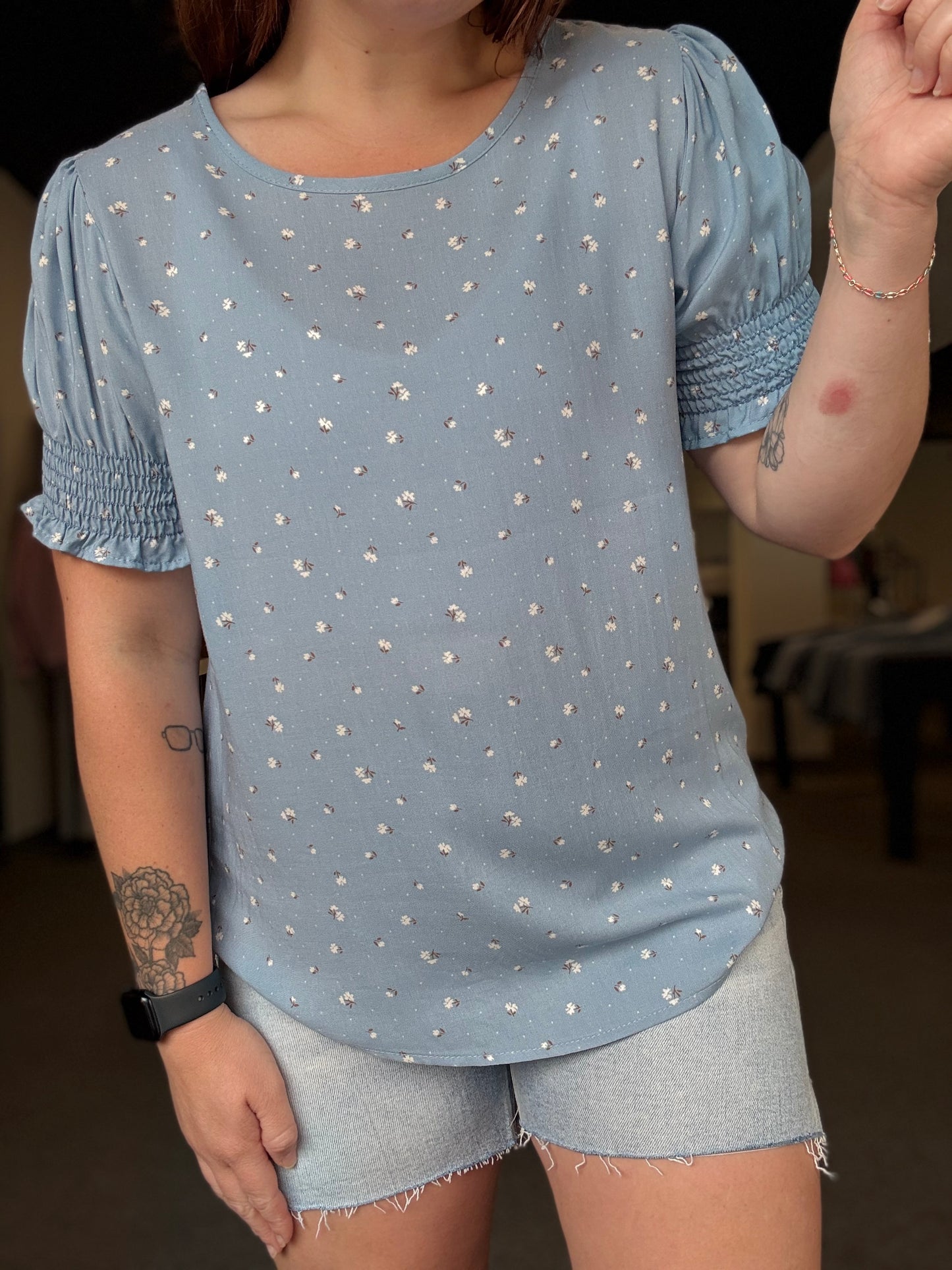 Blue Daisy Scrunch Sleeve